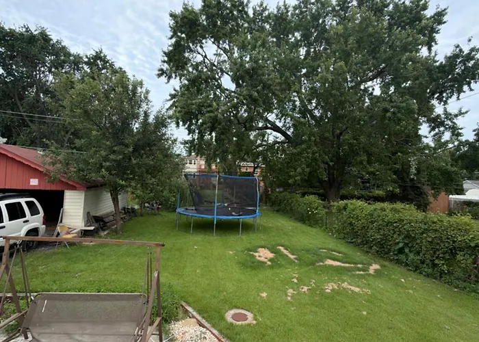 Cozy Near Midway Airport * Burbank